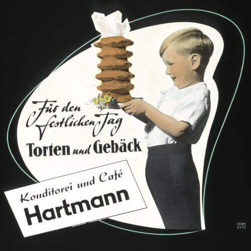 Konditorei Hartmann Freiberg, Café Hartmann Freiberg, Tortenmanufaktur, Torte, Torte bestellen, Gebäck, Hochzeitstorte, Dessert, Freiberger Bauerhase, Freiberger Eierschecke, Baumkuchen, Stollen, Marzipan, Marzipanfiguren, Schokolade, Trüffel, Feiern, Feste, Café mieten, Kaffee, Freiberger Silberpraline, Freiberger Altstadt, Silberstadt Freiberg